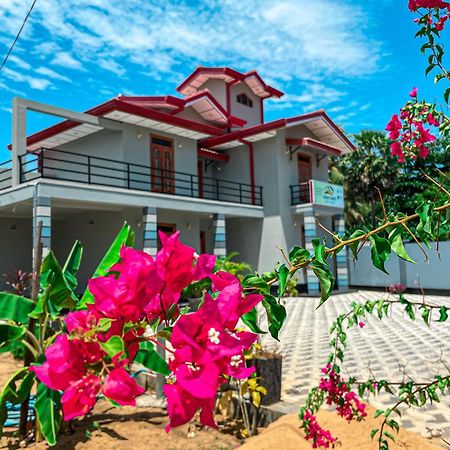 Sunset Chalet Mullaittivu Exterior photo