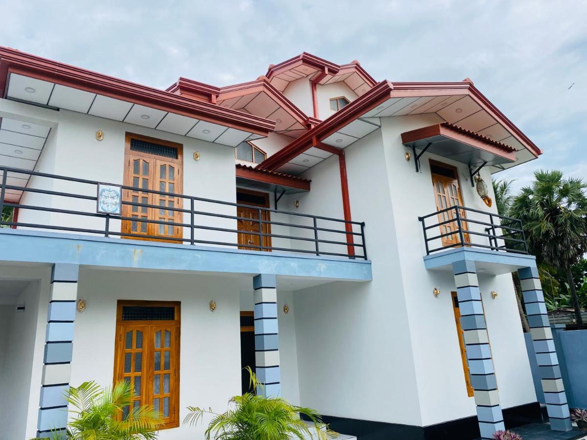 Sunset Chalet Mullaittivu Exterior photo