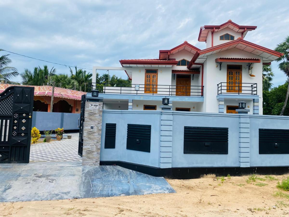 Sunset Chalet Mullaittivu Exterior photo