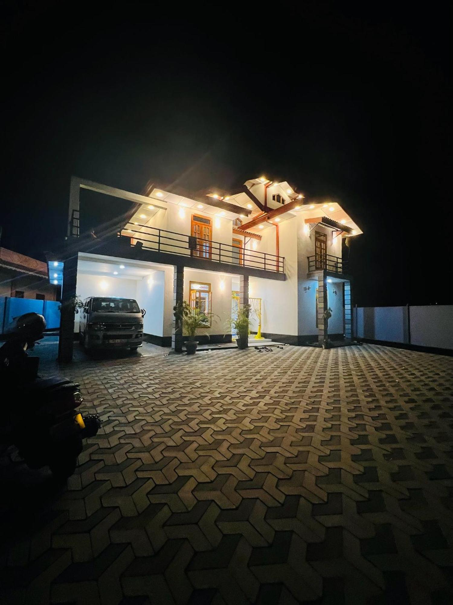 Sunset Chalet Mullaittivu Exterior photo