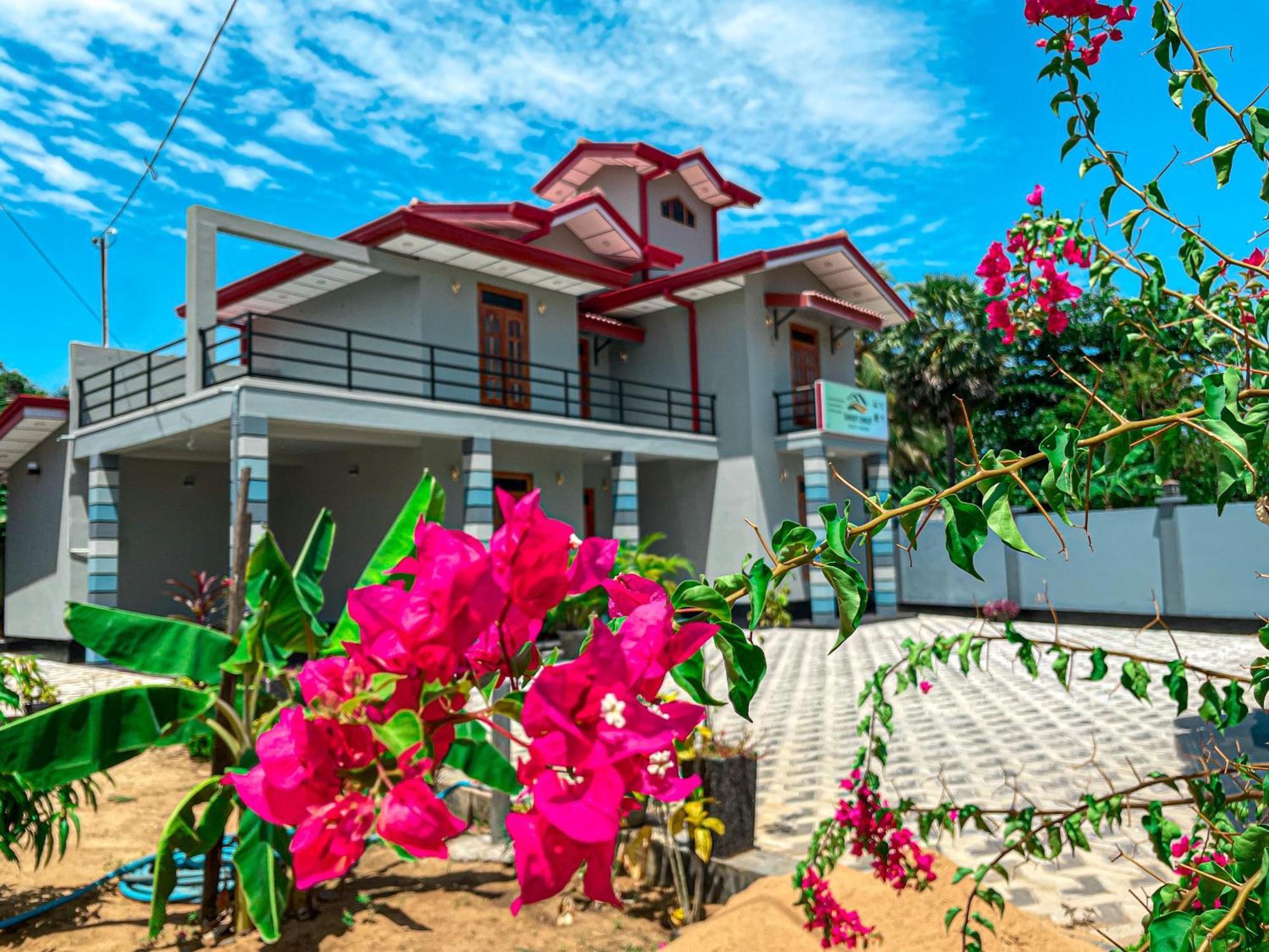 Sunset Chalet Mullaittivu Exterior photo